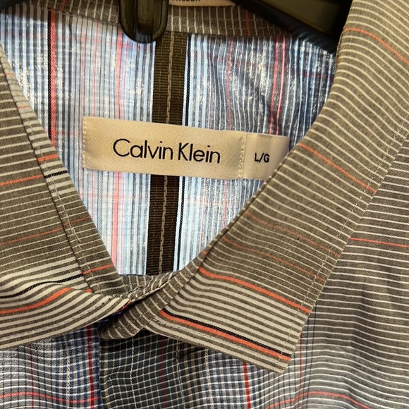 Calvin Klein plaid shirt sleeve button down - Picture 3 of 5